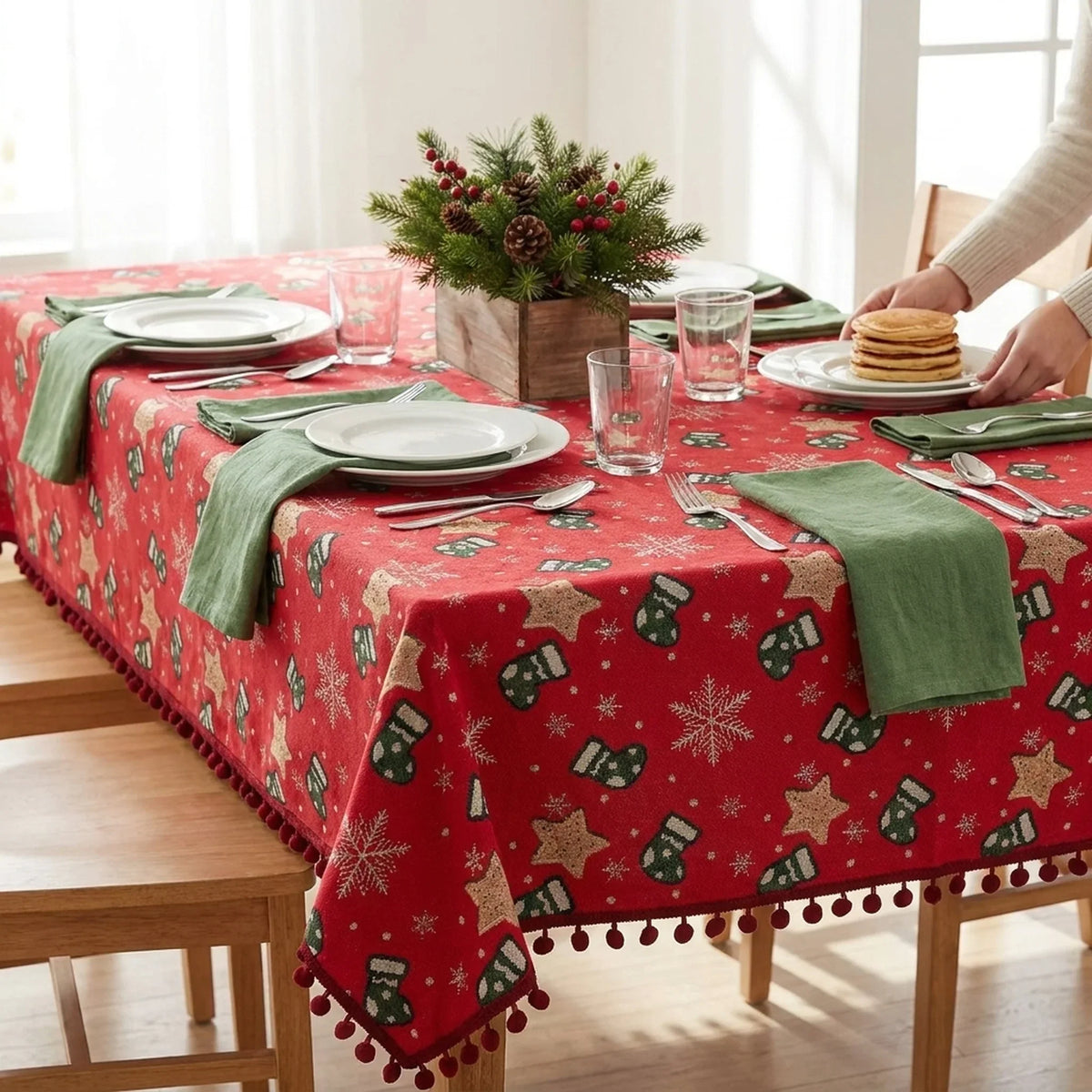 Mantel navideño con flecos de pompones y estampado de copos de nieve y calcetines para decoración festiva de mesa