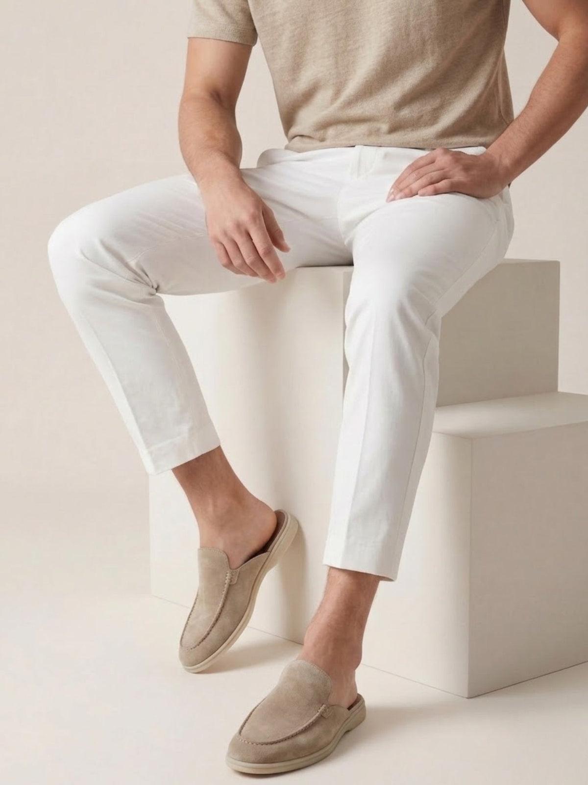 Mules informales de hombre sin talón con detalle de costuras
