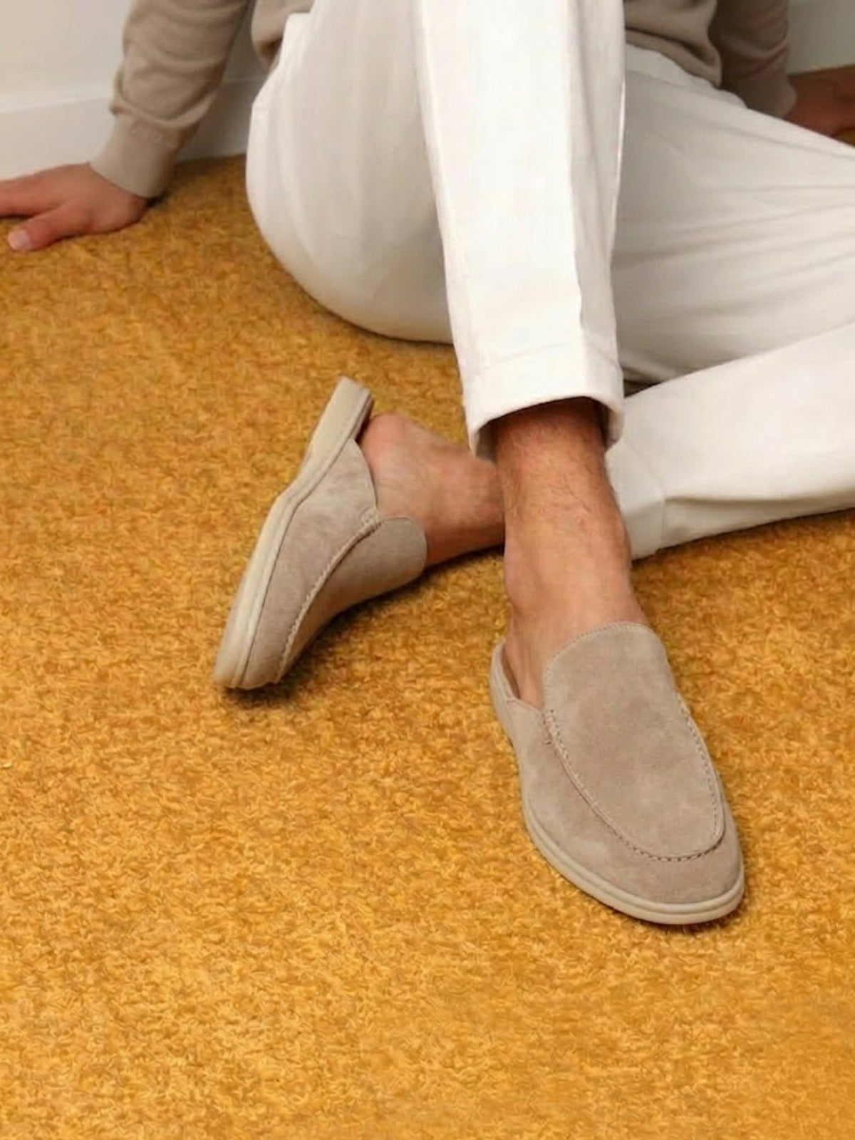 Mules informales de hombre sin talón con detalle de costuras