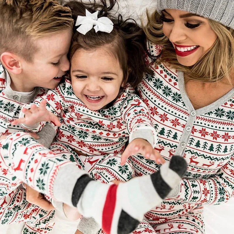 Pijamas navideños familiares | Cómodos y elegantes para todos