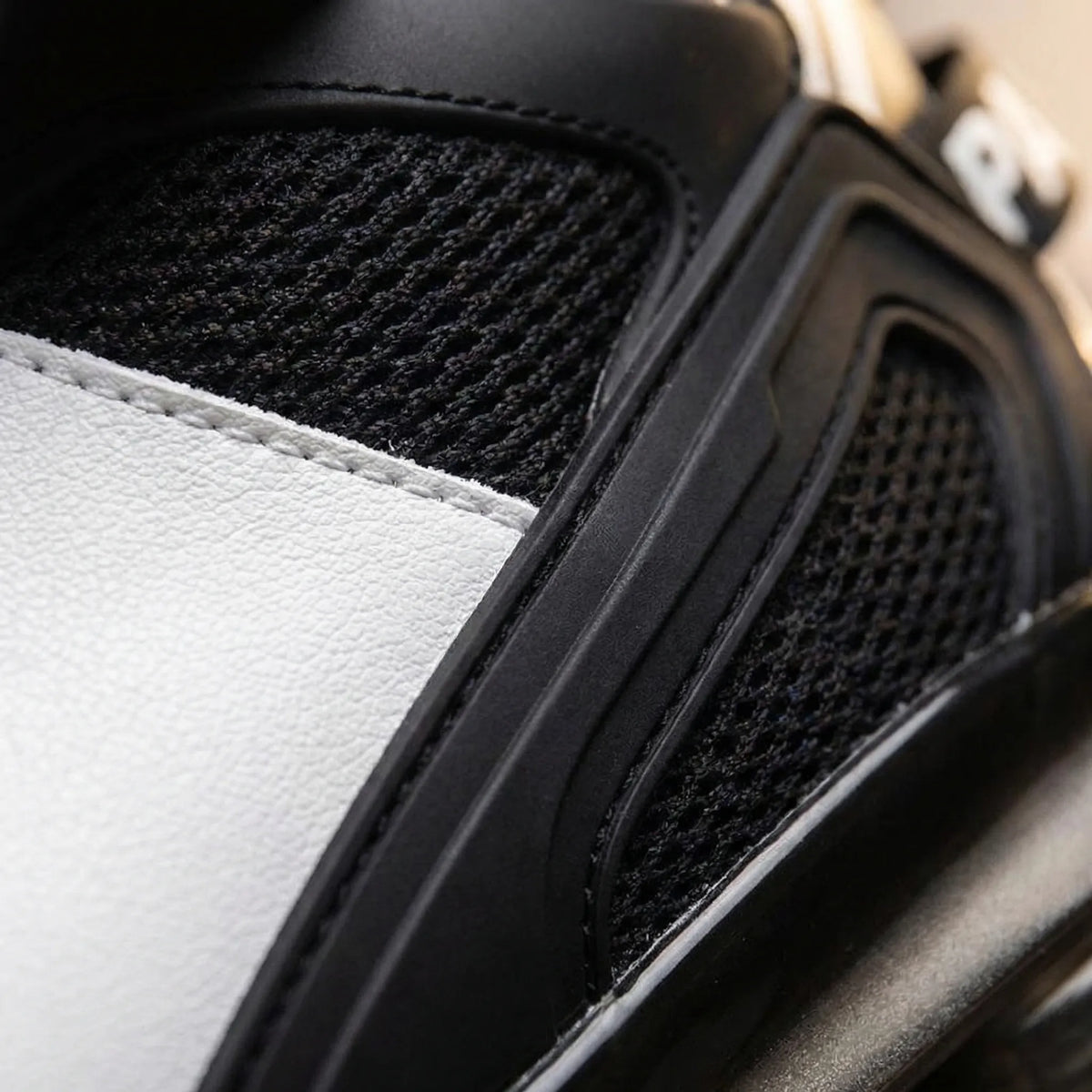 Zapatillas deportivas de caña media con cordones
